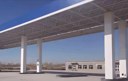 德令哈钢结构加油站罩棚_螺栓球网架_挑檐_形象柱！