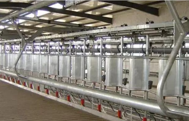 德令哈钢结构 vs 传统结构：一场关于强度与速度的全面胜出！