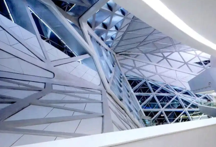 德令哈钢结构不仅是工程技术，更是融合历史、艺术与哲学的载体！